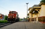 CN 4806 leads 559 return trip